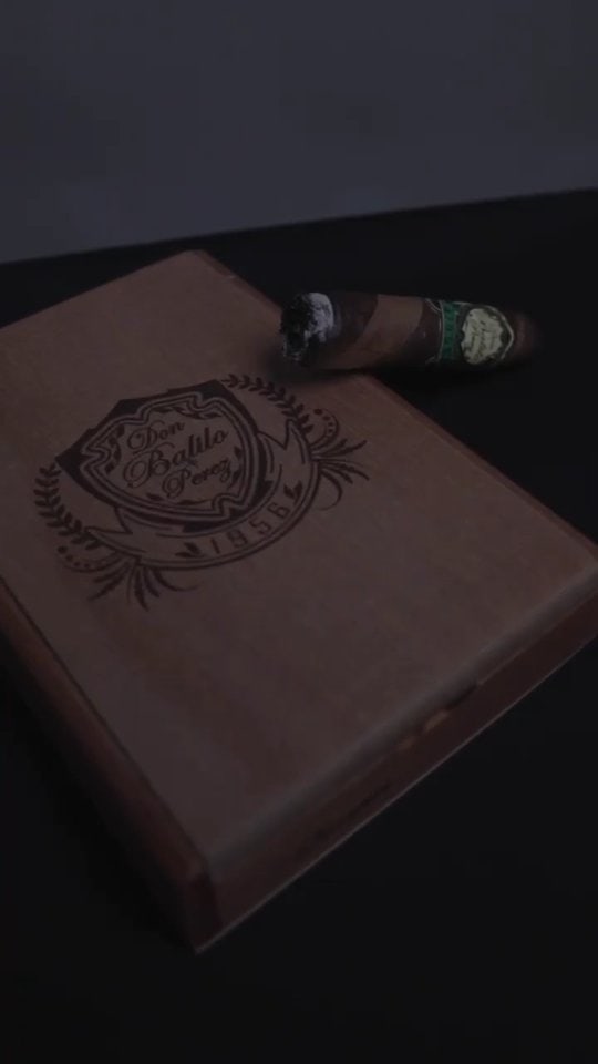 A Don Balilo Pérez cigar box, from the Jay Ramírez reel