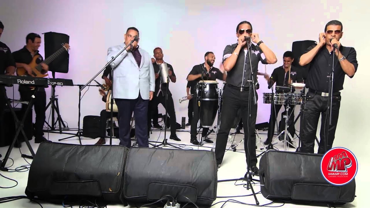 Jose Peña Suazo and La Banda Gorda performing live, the full band behind the singers