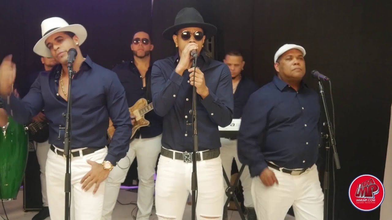 Nexo's singers performing “La Mala Maña”