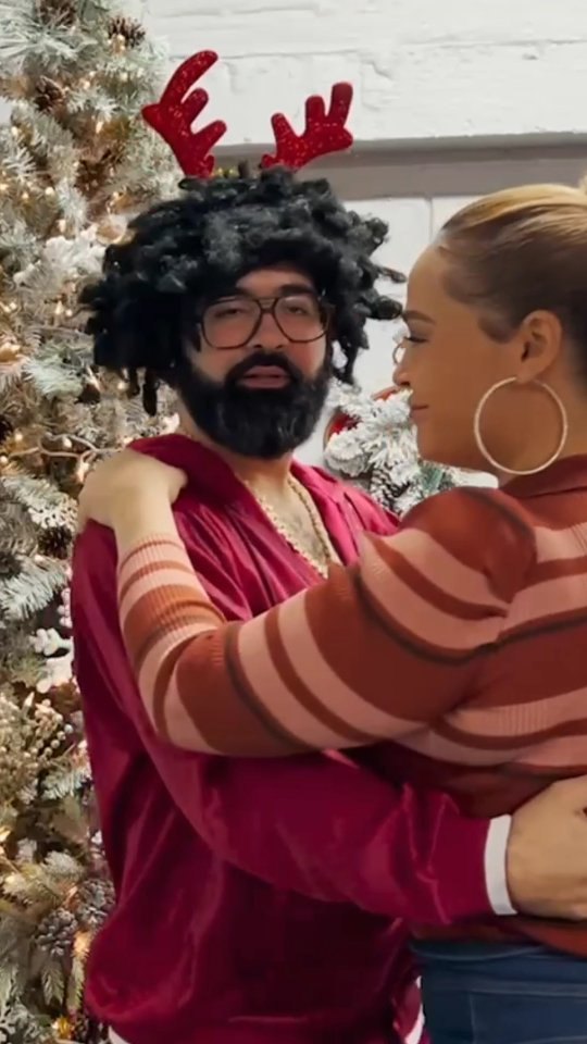 A frame from LMP's comedy reel “#Caché buscando su #Veterana”